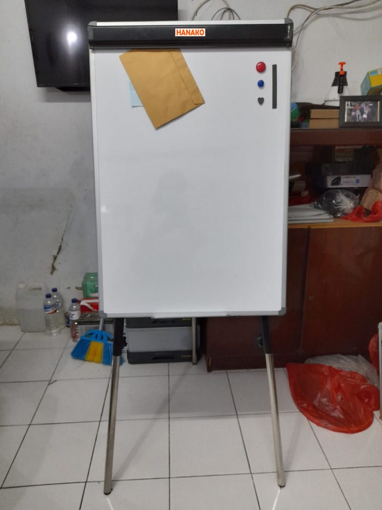 Flip Chart kaki 3 Hanako Baru ok