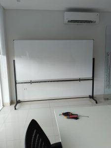 Papan Tulis Whiteboard Standing 90x180 Magnetic BSI