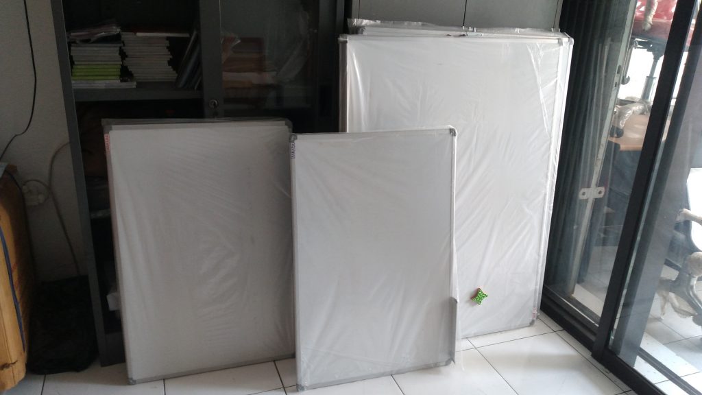 papan Tulis whiteboard Magnetic 90x120