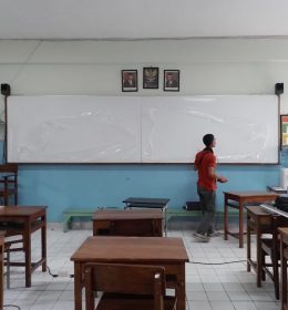 Papan Tulis Whiteboard 120x240 Gantung Magnetik Sekolah Sumbangsih 3