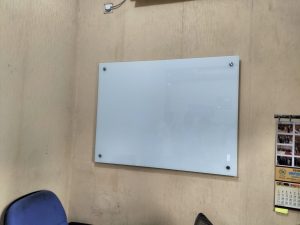 Glassboard 90x120 Gantung harga murah