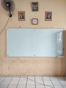 Jual Papan Tulis Kaca Glassboard Sekolah di Bintaro Sektor 5 Tangerang Selatan