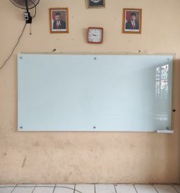 Jual Papan Tulis Kaca Glassboard Sekolah di Bintaro Sektor 5 Tangerang Selatan