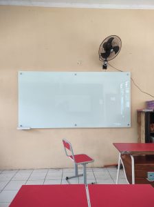 Jual Papan Tulis Kaca Glassboard Sekolah di Bintaro Sektor 6 Tangerang Selatan
