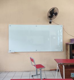 Jual Papan Tulis Kaca Glassboard Sekolah di Bintaro Sektor 6 Tangerang Selatan