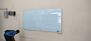Jual Papan Tulis Kaca Glassboard Sekolah di Pondok Pucung Tangerang Selatan