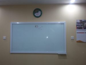 papan tulis Kaca Frame Aluminium 100x200 Magnetik